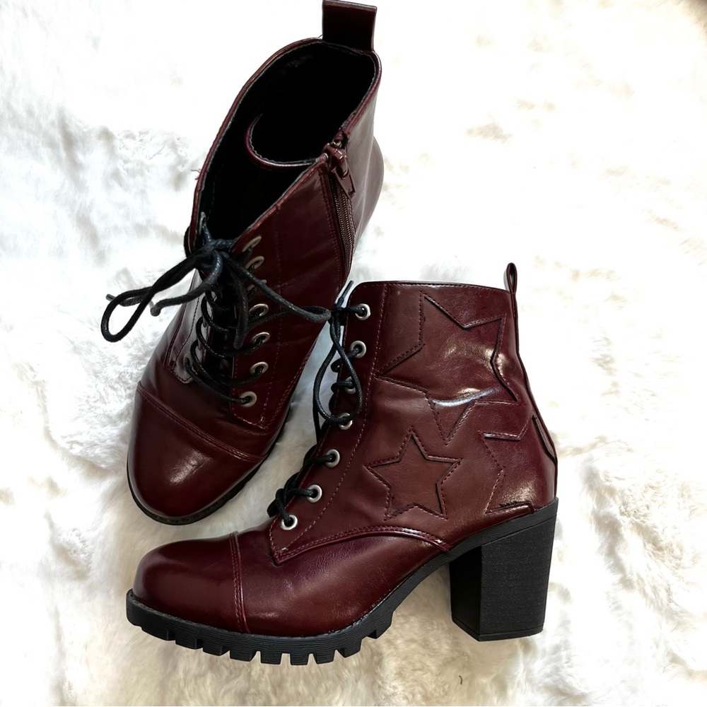 XOXO Chloee Oxblood Red Lace-up Ankle Zip Booties with Star Insets- 7